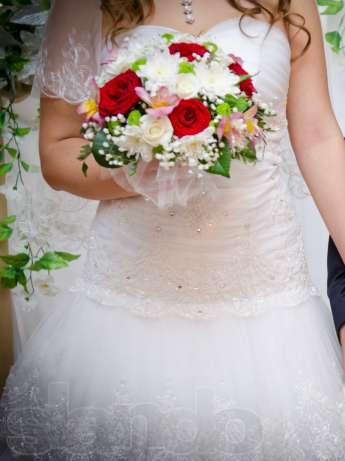 Продам білу весільну сукня,стан після хімчистки