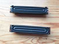 2 głośniki  80 x 9 x 13mm wysokość, 10W, 6 Ω ohm
