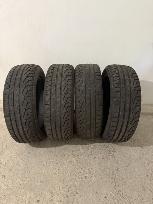 Зимові колеса 215/60/R17 Pirelli