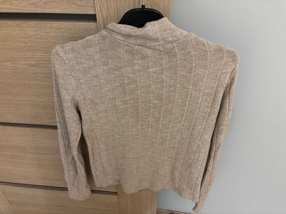 Golf damski beżowy Stradivarius rozm.M