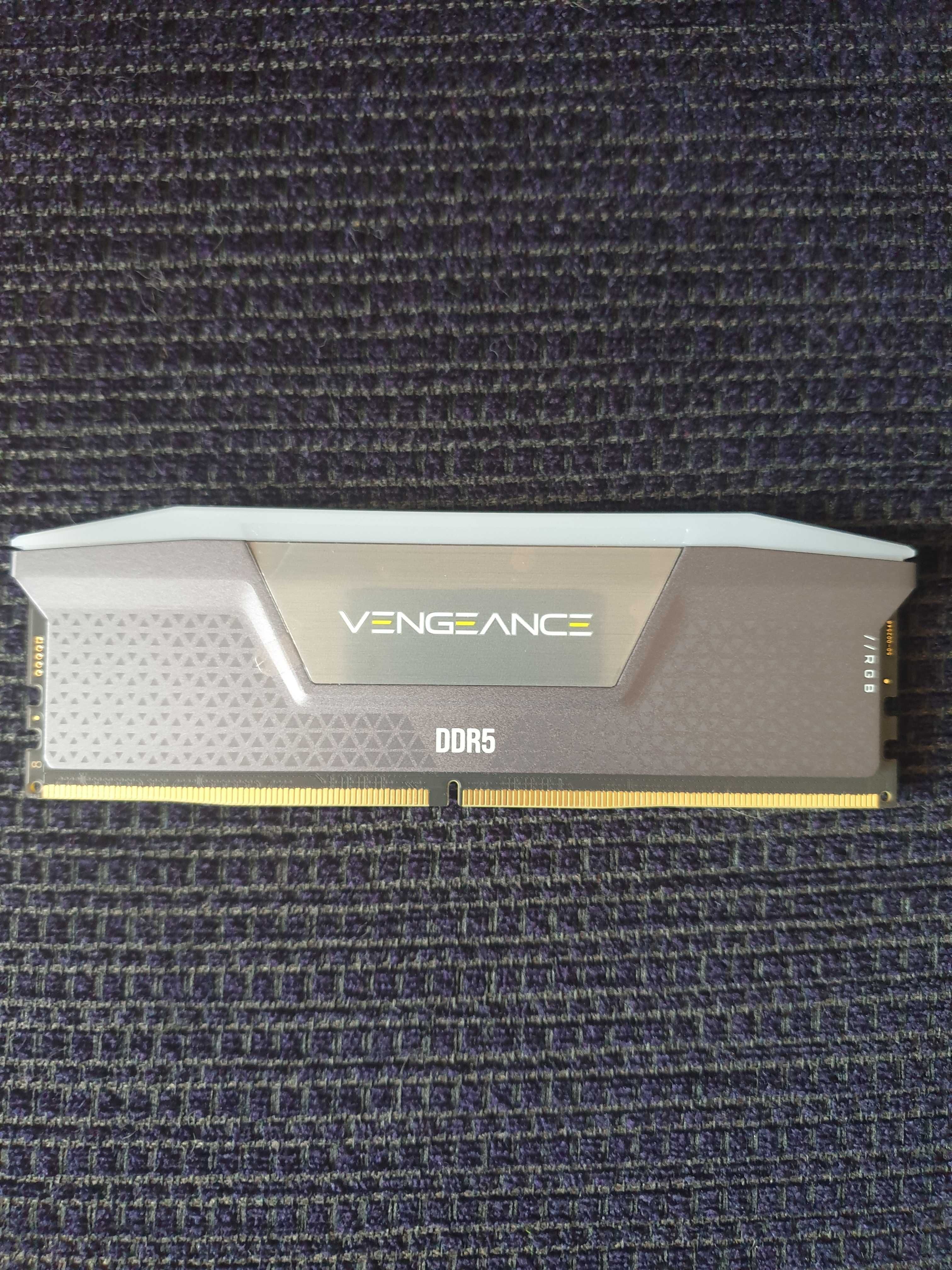 Memória RAM Corsair Vengeance RGB Expo 32GB (2x16GB) DDR5-6000MHz CL30