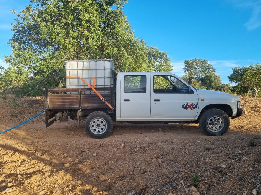NISSAN D21 4X4  1996