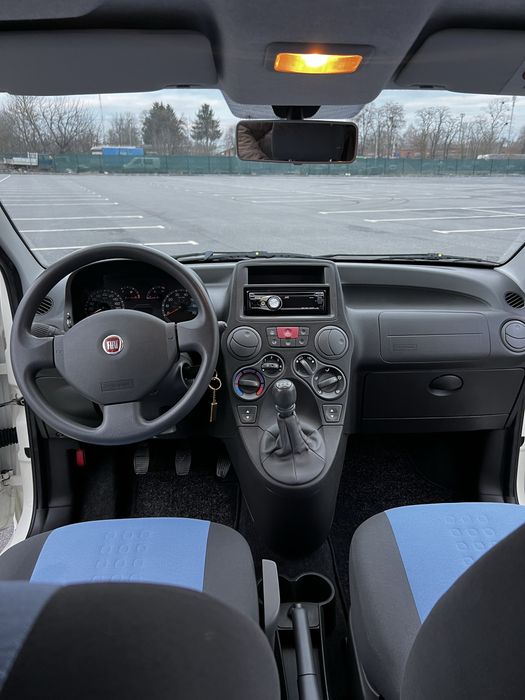 Автомобіль Fiat Panda