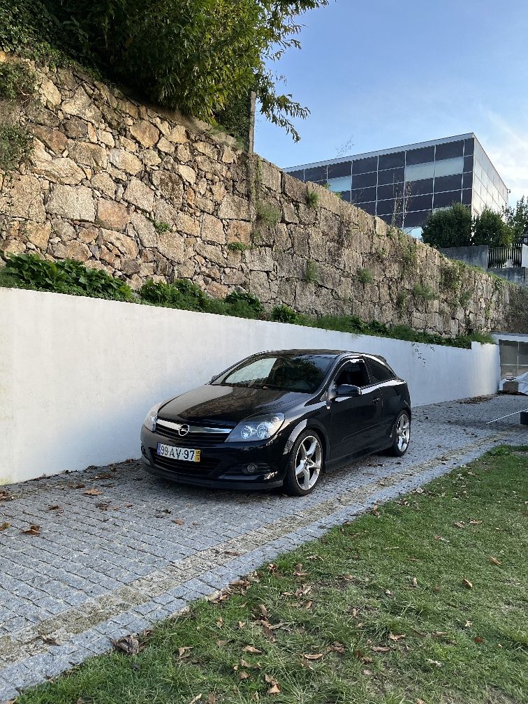 Opel astra H GTC 1.9 cdti 150CV