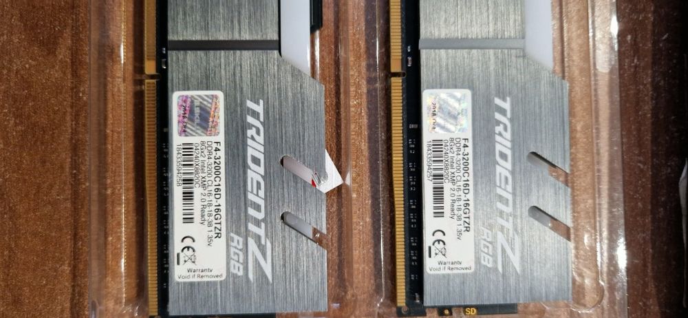 Pamieci ram ddr4  G.SKiLL tridentz rgb ddr 4 f4-3200C16DGTZR  2x8 g 16