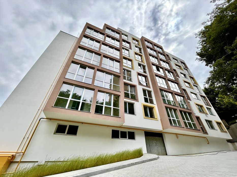 Продаж без комісій. Вул.Очеретяна 2 кім 75м