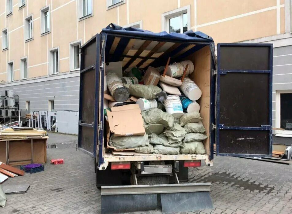 Вывоз мусора, хлама , старой мебели.