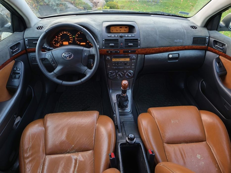 Toyota Avensis t25 1.8 benz.2005 rok