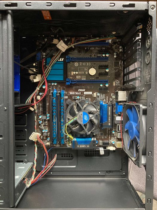 Komputer stacjonarny Intel i7-3770, bez zasilacza i karty graficznej