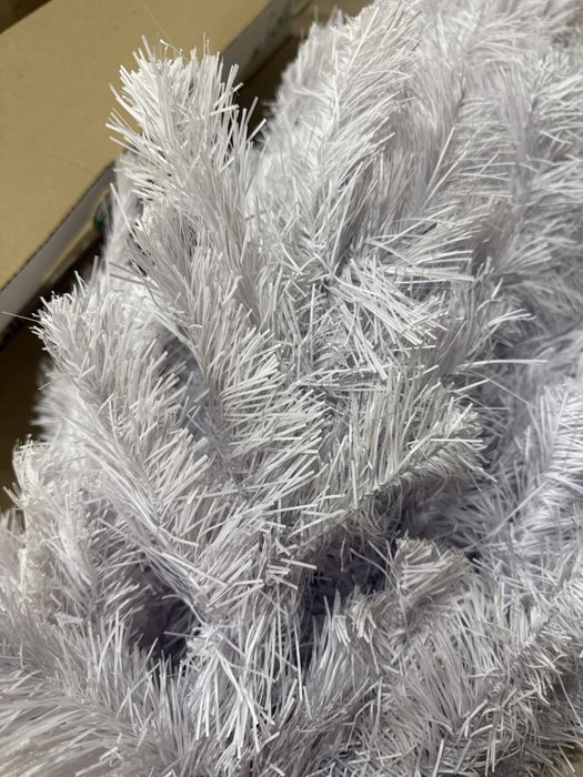 Штучна біла ялинка