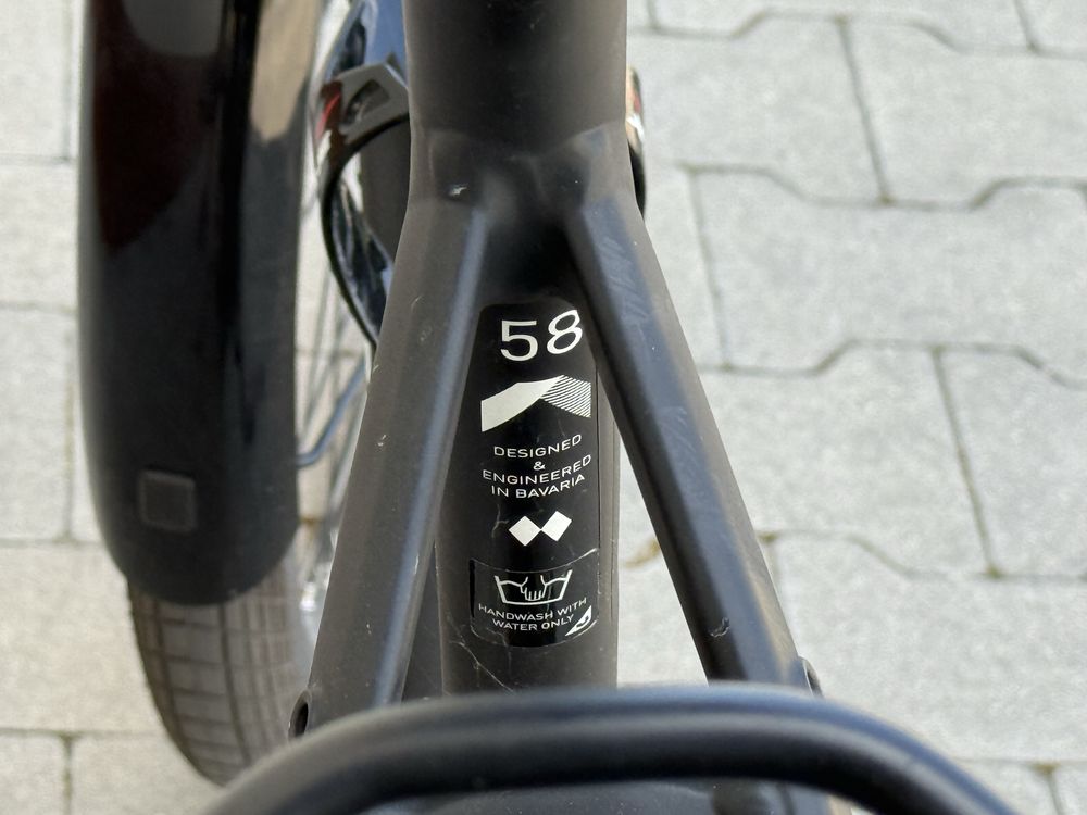 Cube Travel Pro GTS 58cm Carbon Drive Nexus 8