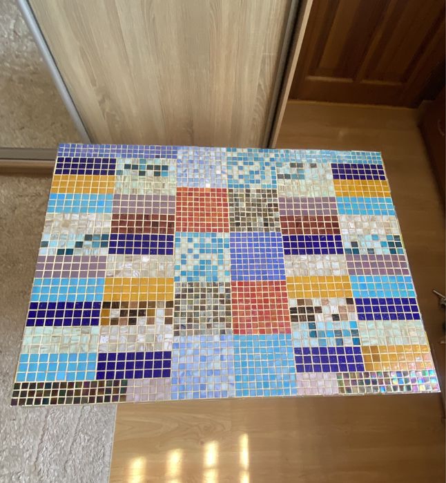 Стол из мозаики для дачи либо квартиры