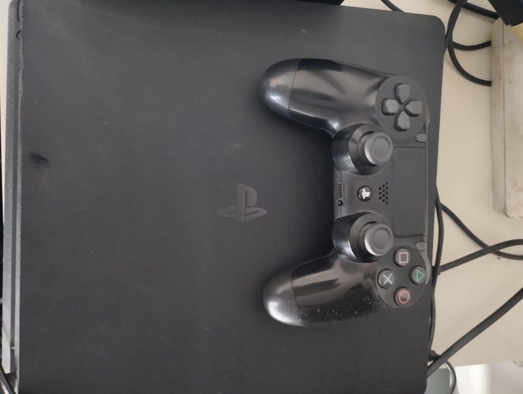 Vendo ps4 usada como nova