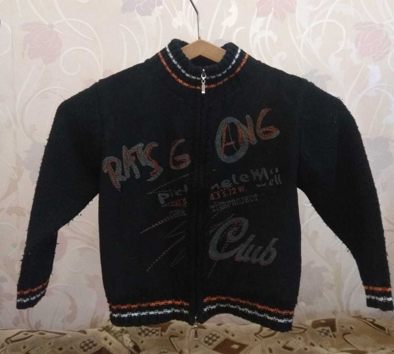 Дитяча кофта на замку