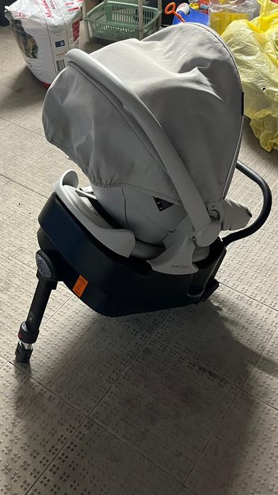 Carrinho de bebê completo e com exofix para o ovo