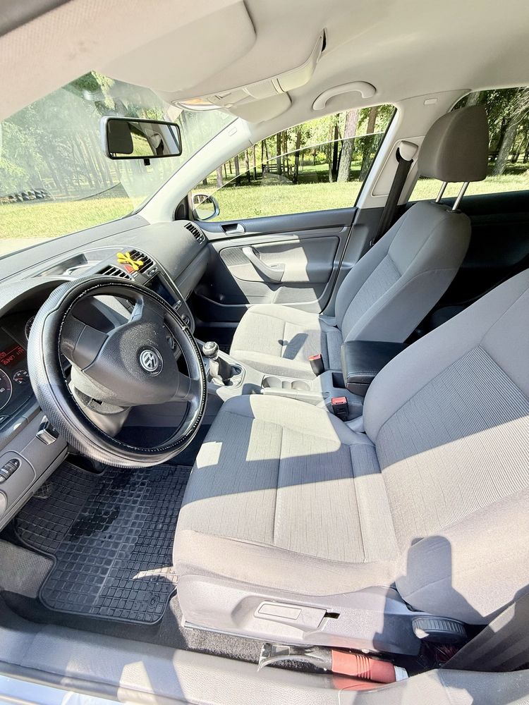 Продаю свій автомобіль WV Golf V 2007 року