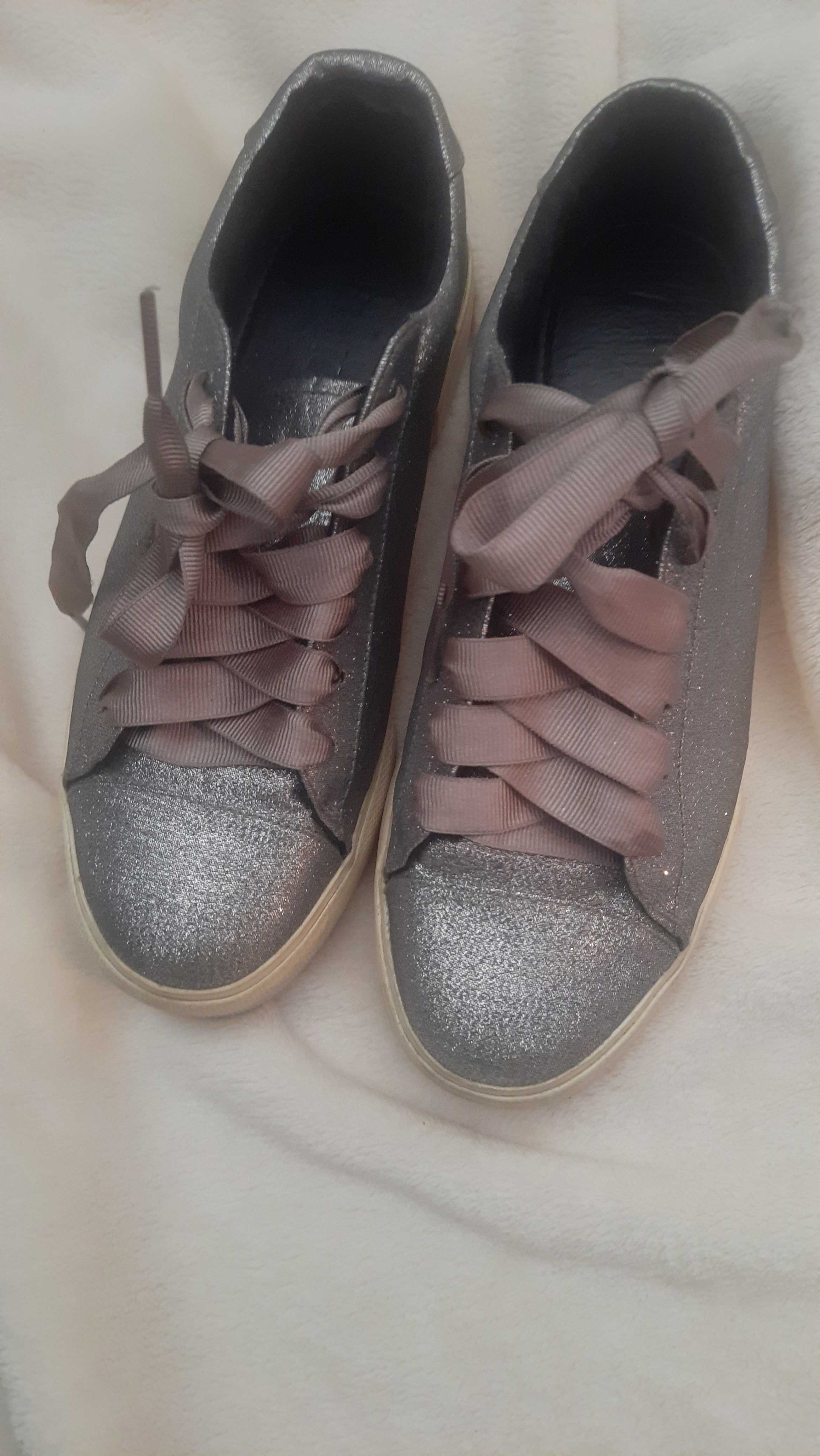Buty trampki srebrne błyszczące
