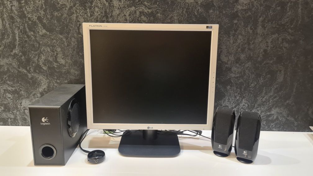 Monitor LG 19 plus komplet głośników logitech