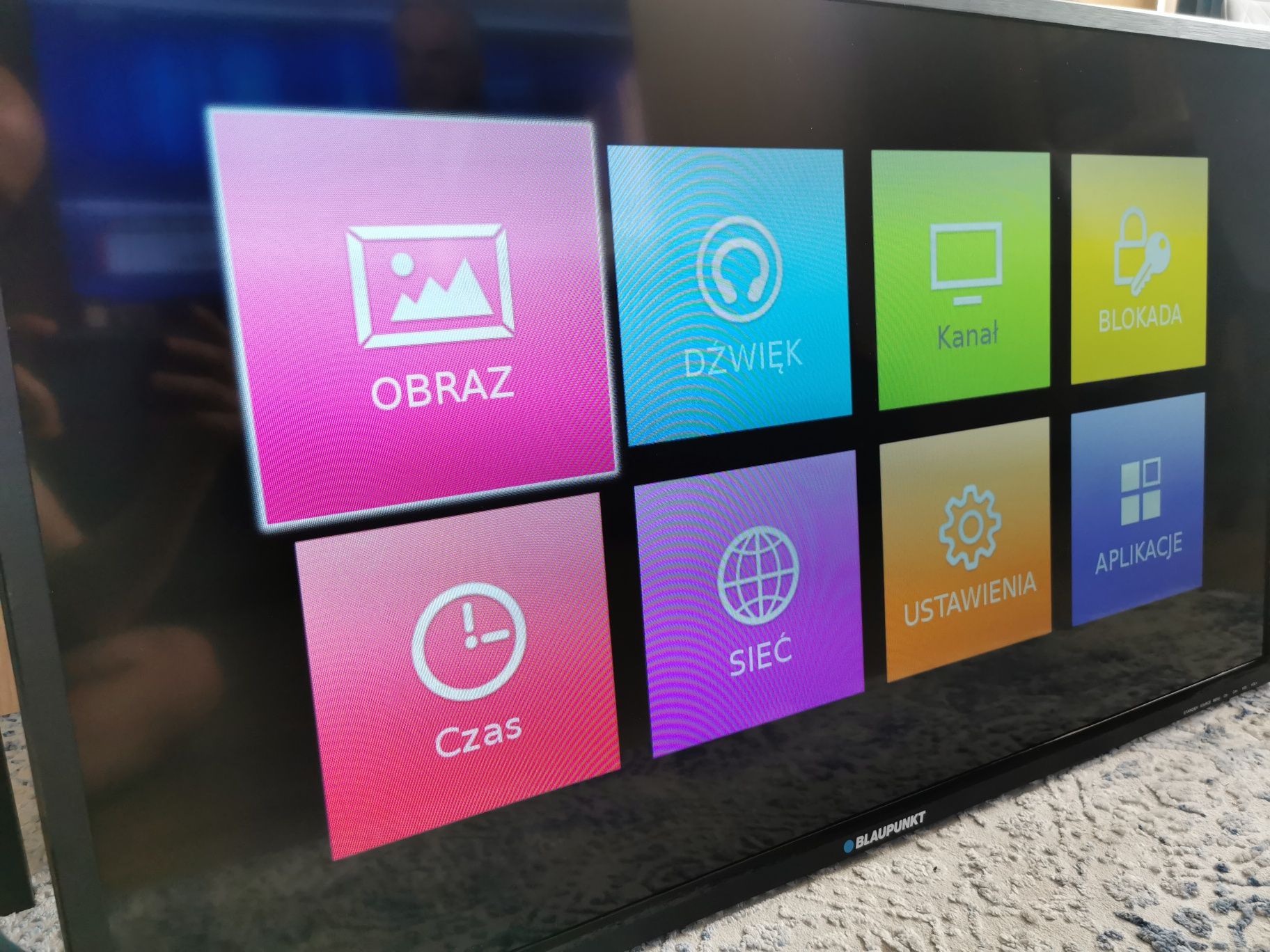 TELEWIZOR BLAUPUNKT 40 CALI LED + uchwyt na ścianę
