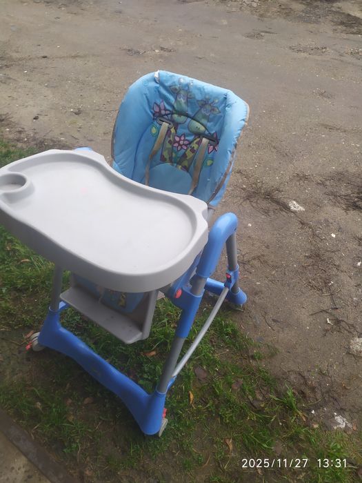 Стілець для годування