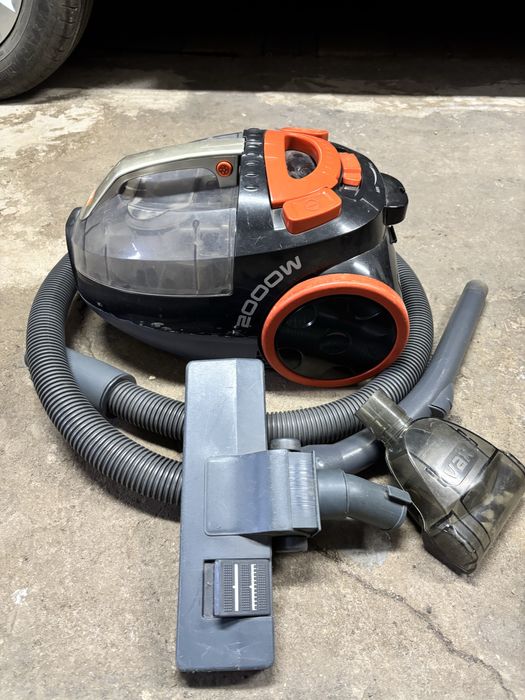 Odkurzacz vax V-2000C.  Odkurzacz