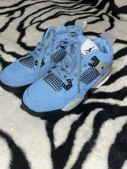 Кросівки Nike Air Jordan 4 Retro SE "University Blue".