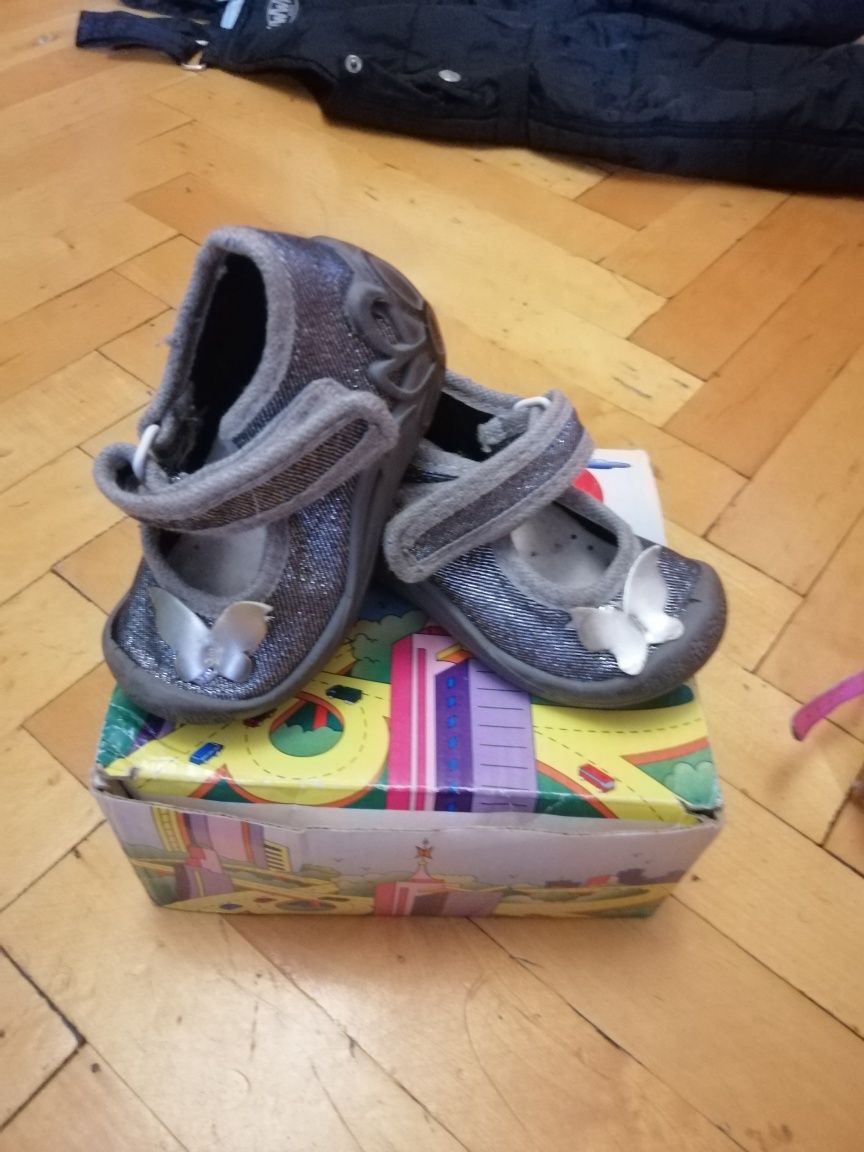 Детские туфельки, кроссовки босоножки