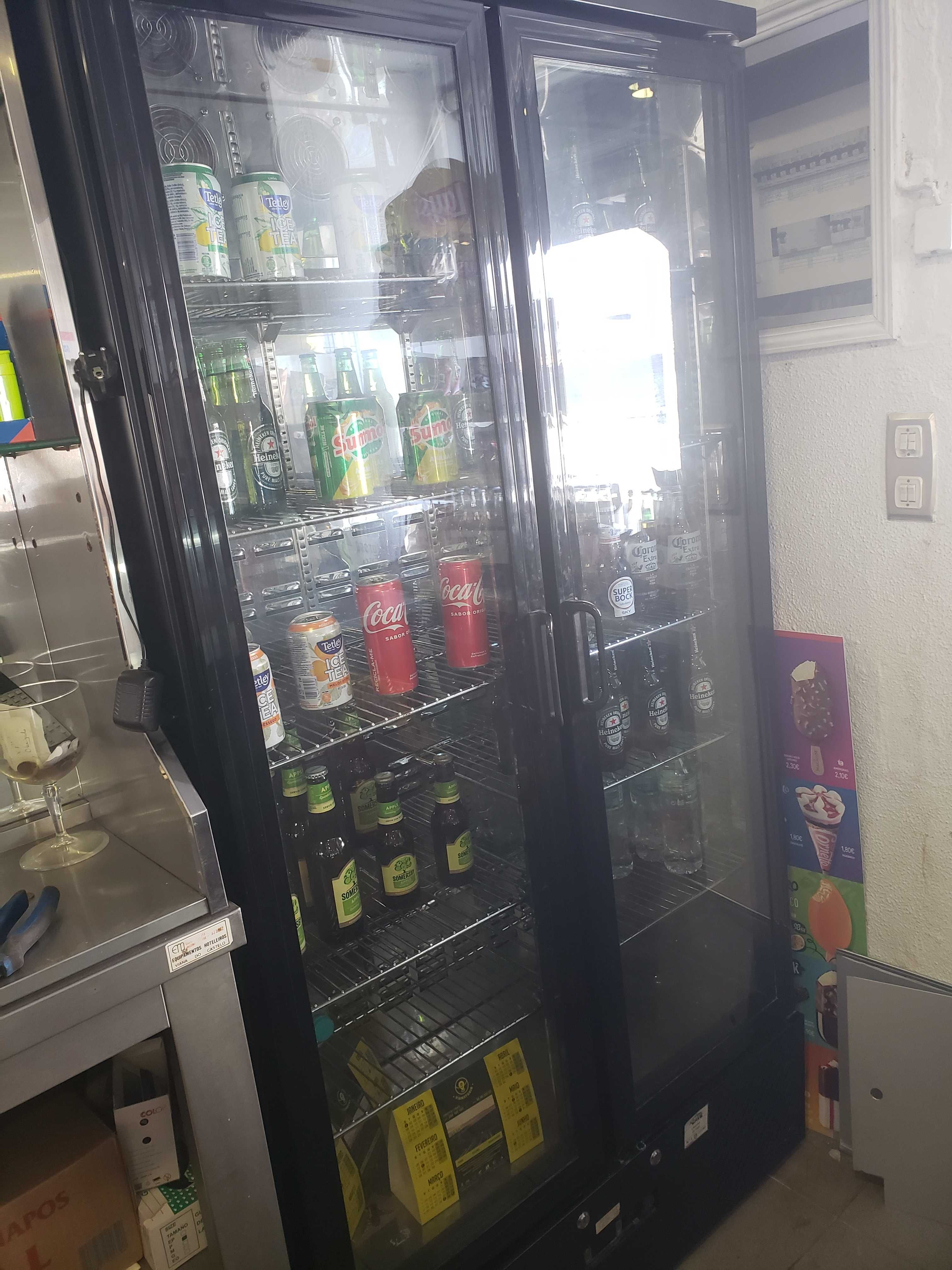 Vitrine de bebidas cafe