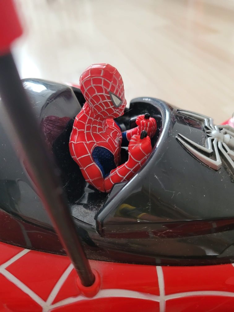 Autko Spider Man sterowane na pilota