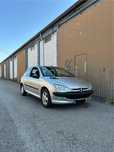 Peugeot 206.