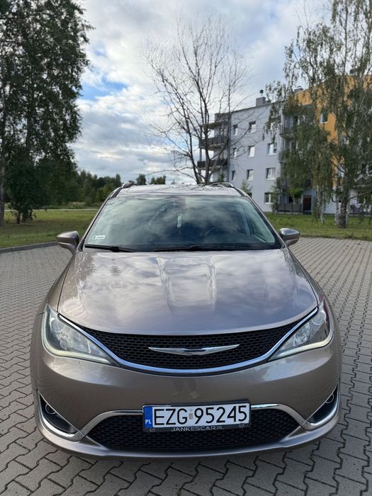 Chrysler Pacifica Chrysler Pacifica 3.6 V6 287 KM • 2017 r. • LPG – rodzinny rakieta na
