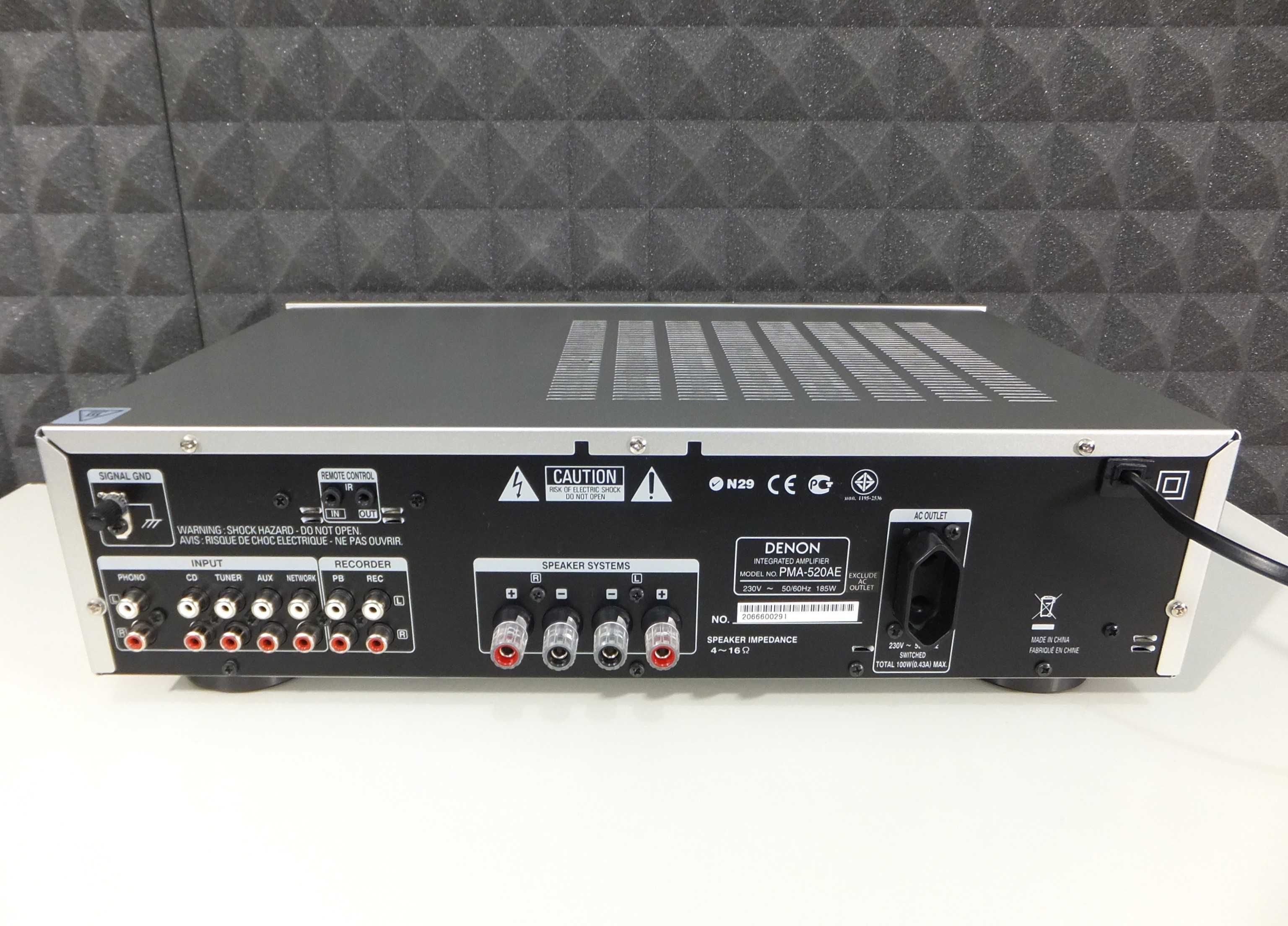 Solidny markowy wzmacniacz stereo DENON PMA-520AE