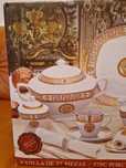 Porcelanowy  zestaw  obiadowy   a'la Versace - 57 elementów