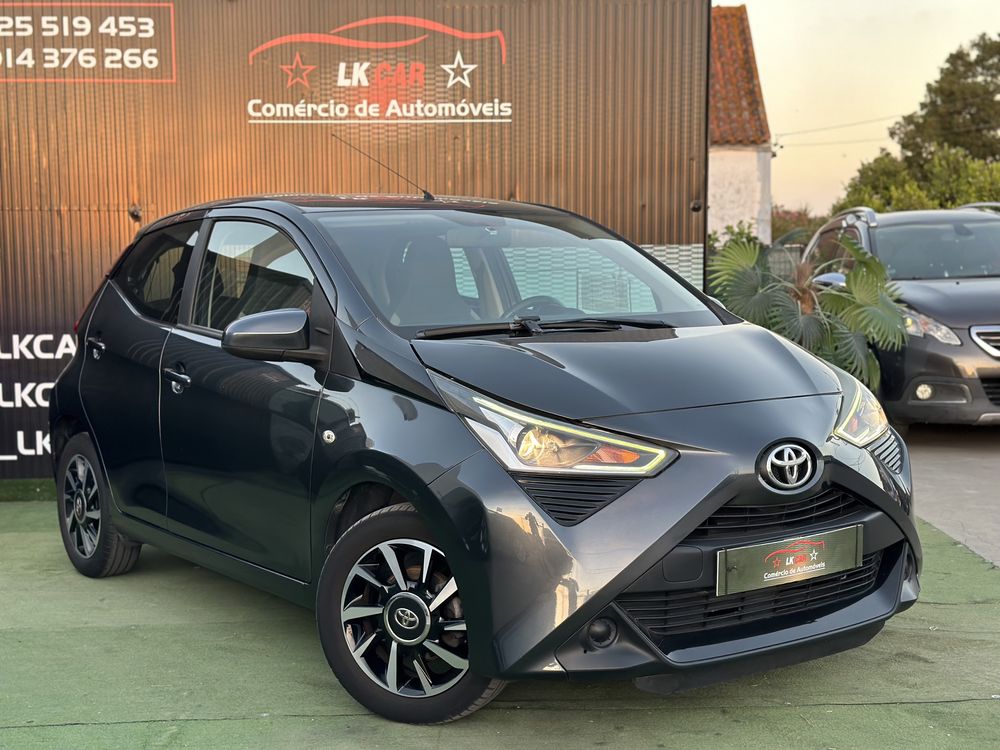 Toyota Aygo 1.0 X-Play +  X-touch  ‘ GARANTIA ‘