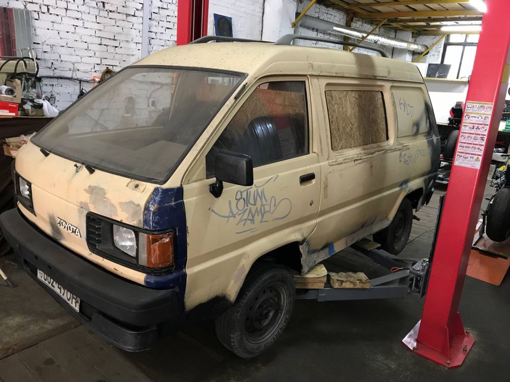 Toyota Lite Ace 1988-1991(двигатель,кузов,крылья,ляда) Тойота