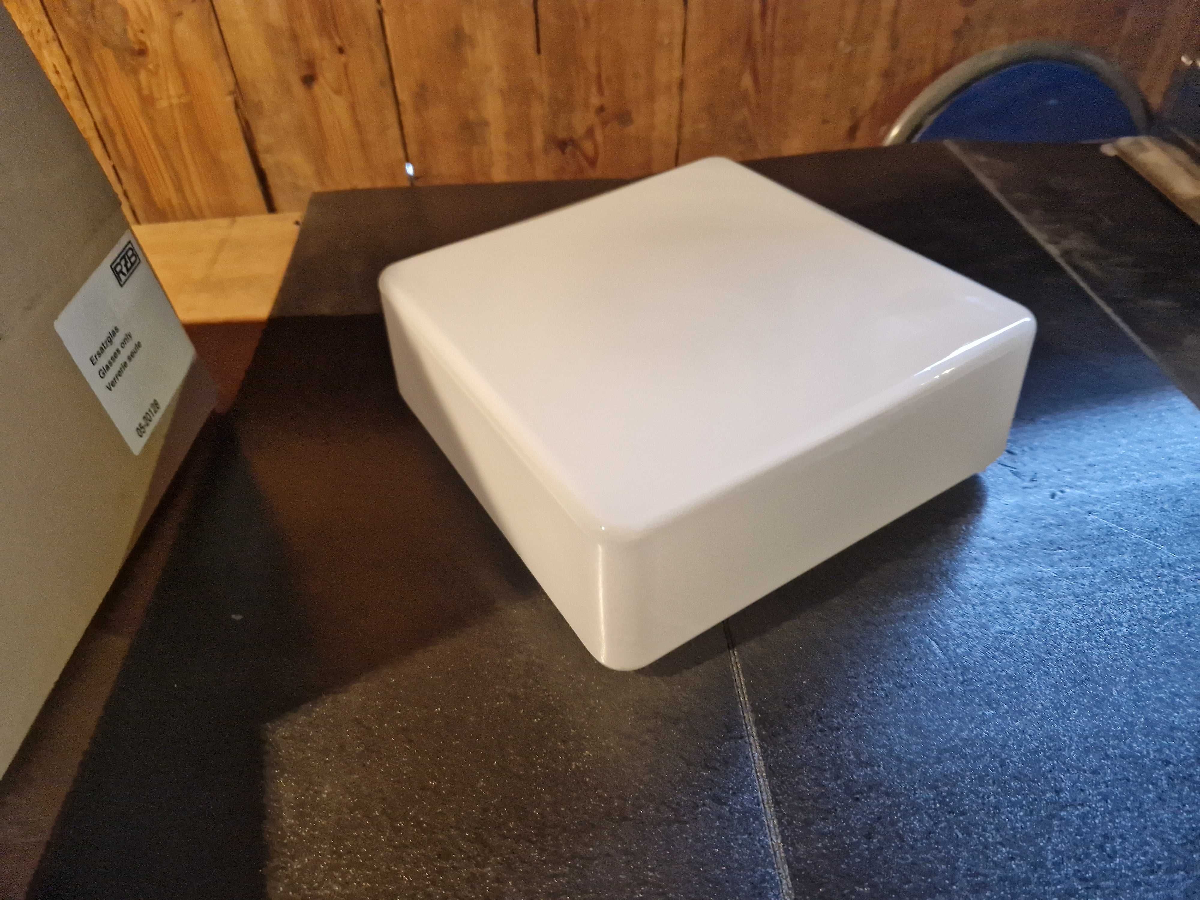 Klosz, plafon  - średnica 23 cm. - Nowy