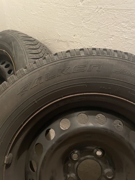 Sprzedam opony zimowe Falken z czujnikami na fegach– bardzo dobry stan