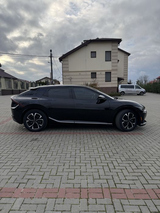 Поодам авто kia ev 6 awd 2022