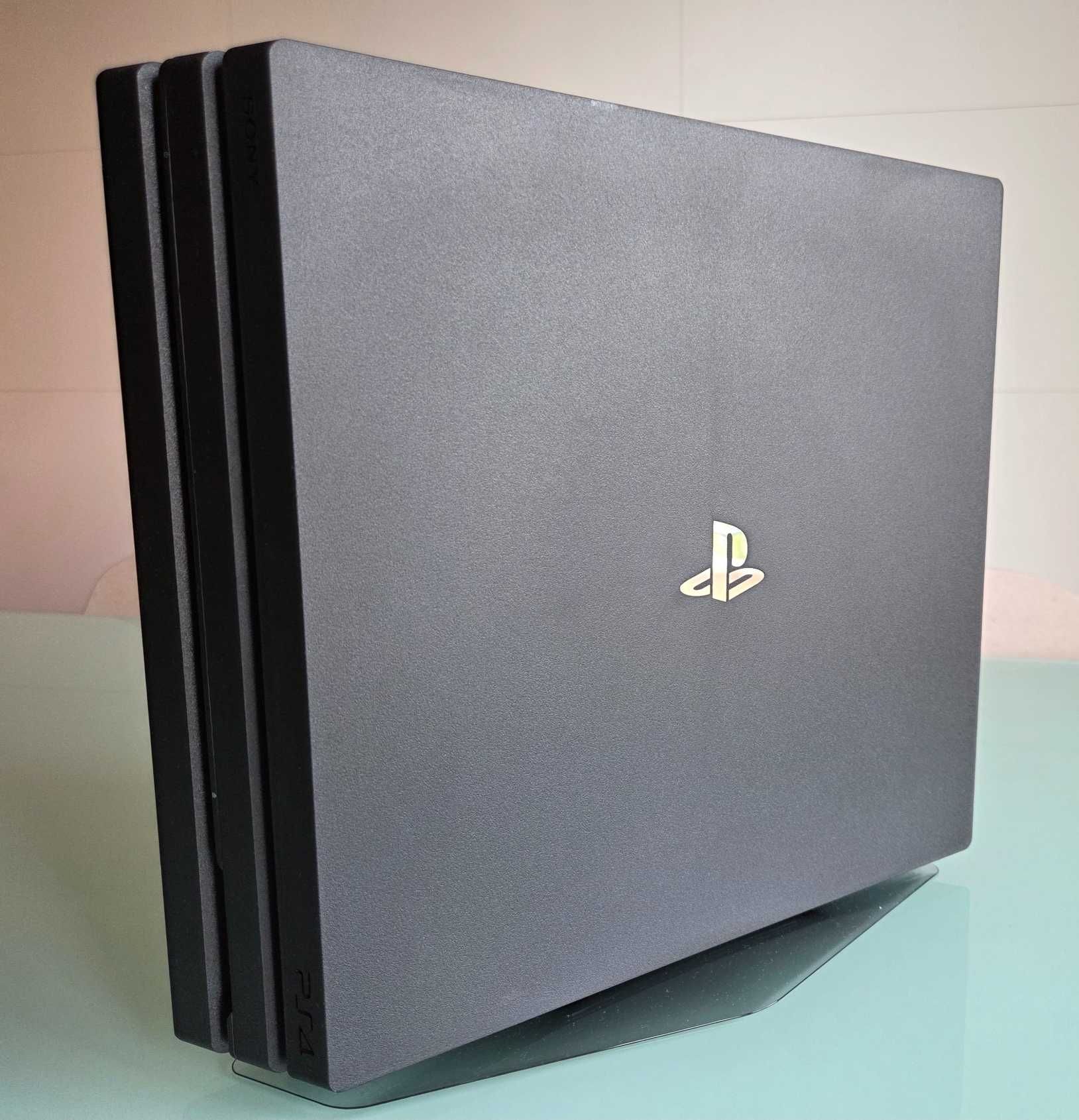Sony PlayStation 4 Pro - 1 Tb + 2 comandos