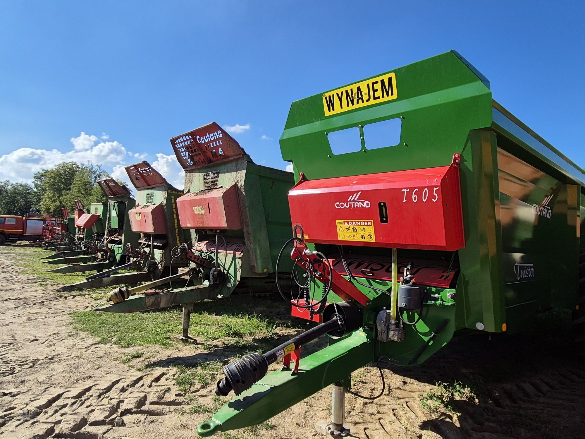 Wynajem Sprzętu Rozrzutnika Obornika,8-20 ton.Oraz wapna ,Transport .