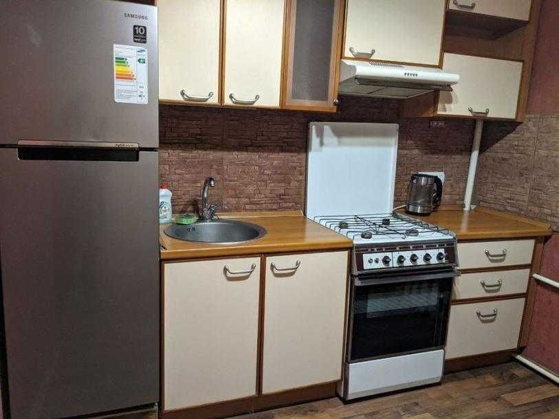 Продаж 2 к.квартири на пр. Науки з високими стелями.