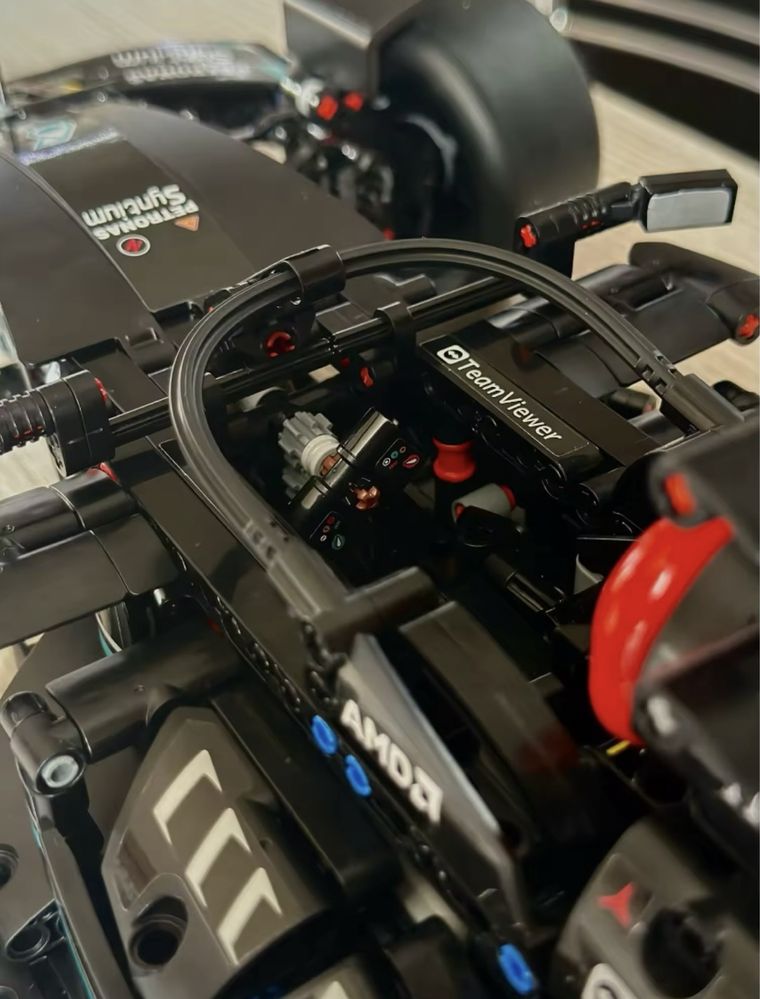 Mercedes-AMG F1 W14 E Performance - 1642 Peças