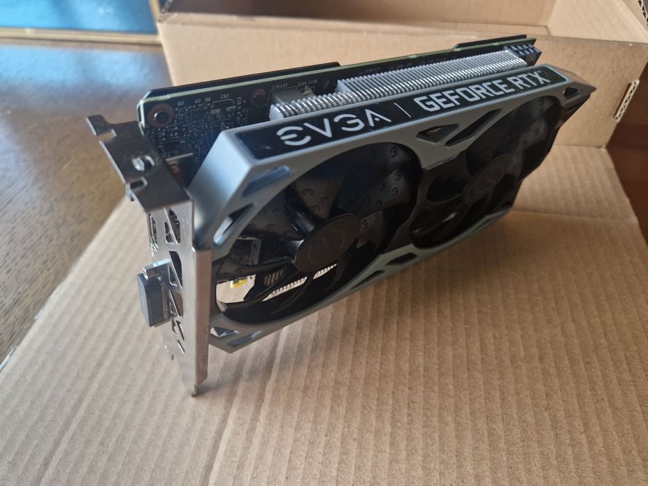 Placa Gráfica EVGA RTX 2060
