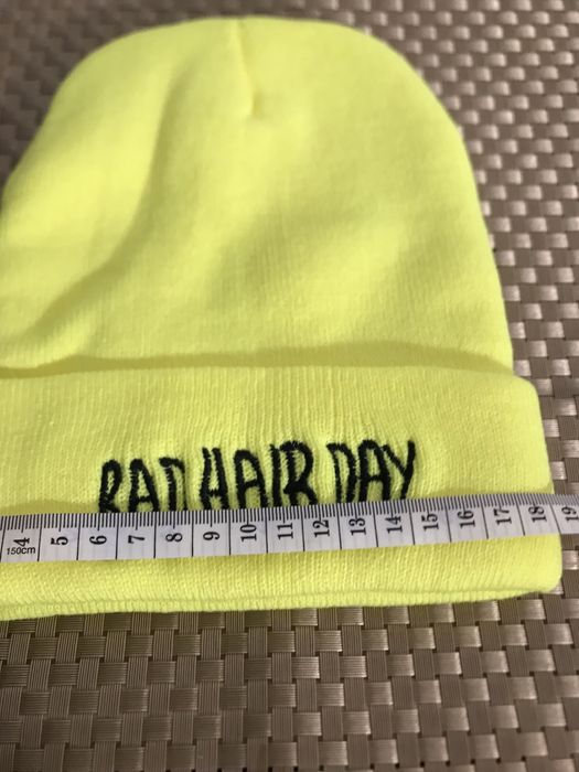 Czapka z napisem „BAD HAIR DAY” neonowy żółty - NOWA