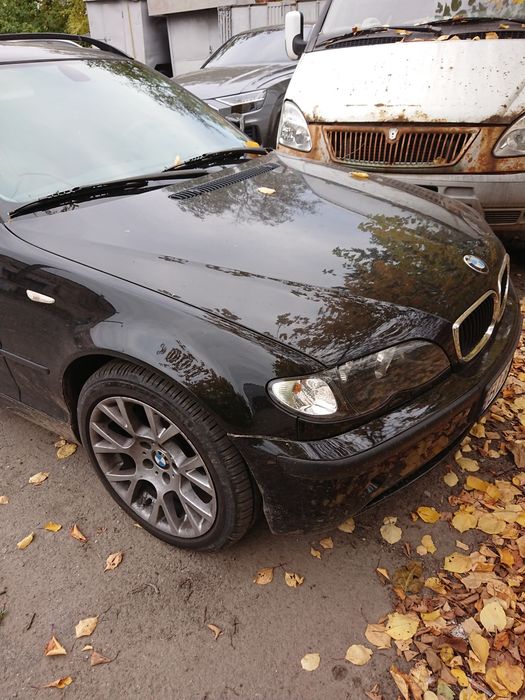 продам автомобіль BMW318i