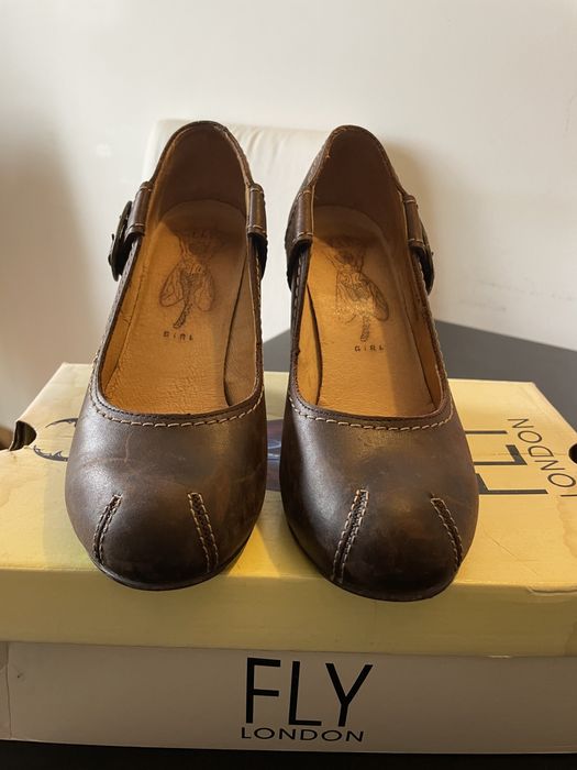 Sapatos fly modelo Road tamanho 38