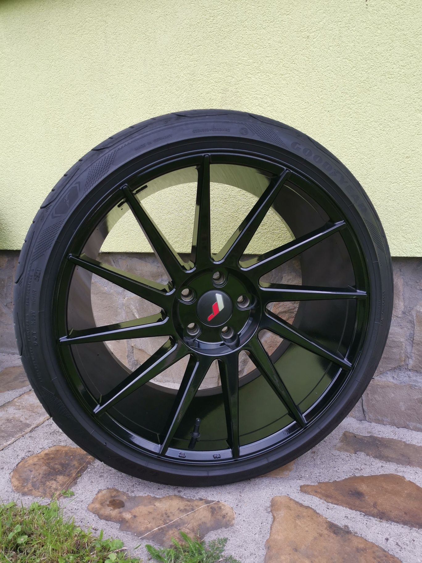 Felgi 20' Japan Wheels jr22 z oponami 255/35 R20