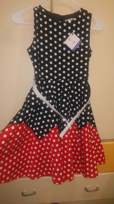 Нарядное пышное платье в горошек чёрное с красным