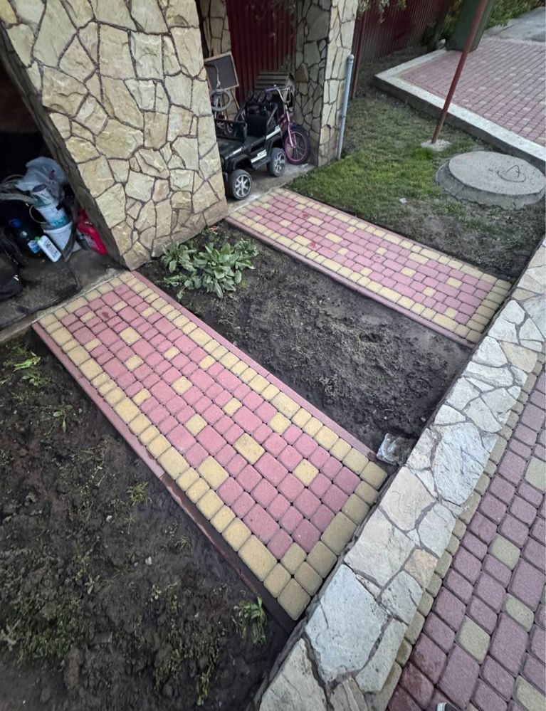 Миття бруківки,фасад,маркізи,паркан,дах,хімчистка