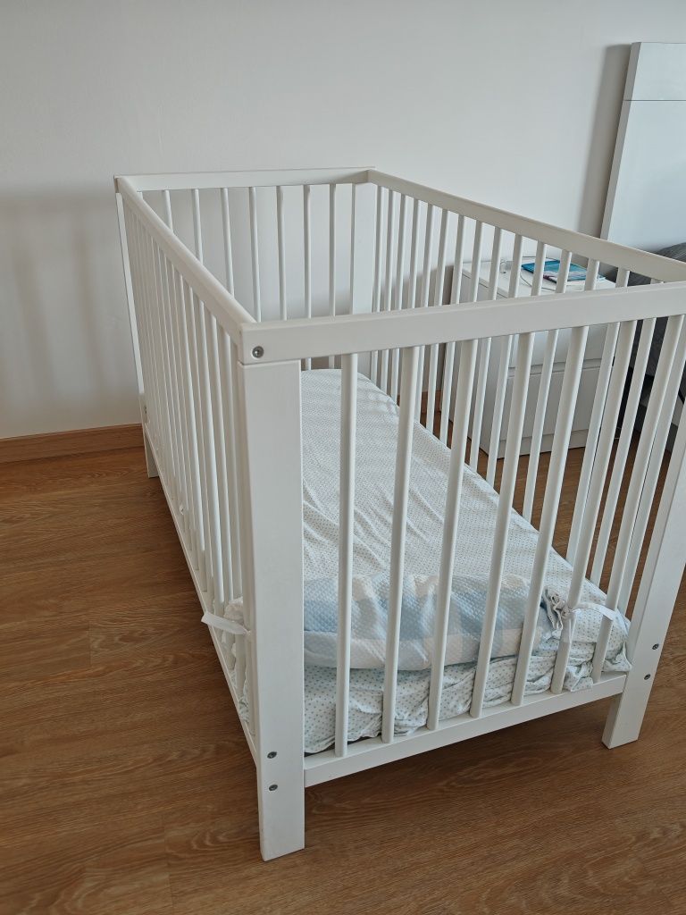 Berço para bebé IKEA